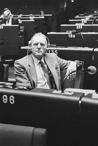 Fotografi 32: MEP Philipp VON BISMARCK during a session in Strasbourg in March 1984.