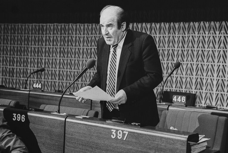 Fotografi 22: MEP Neil BLANEY during a session in Strasbourg in March 1984.