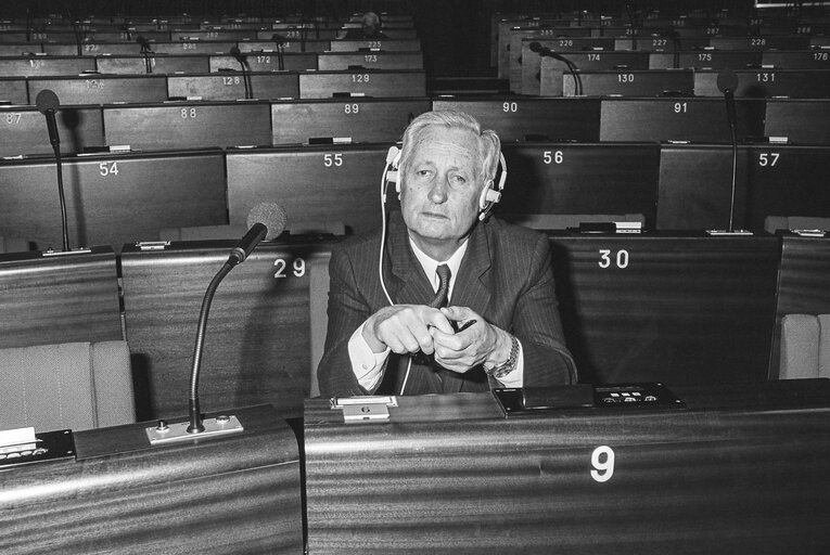 Fotografija 17: Portrait of MEP Charles Emile LOO  at the European Parliament in Strasbourg