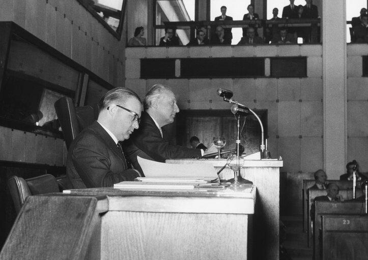 Fotografia 25: Hans FURLER during the Constitutive session of the new European Parliamentary Assembly on the 19th of March 1958