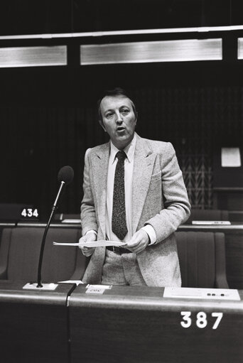 The MEP Georges SARRE during a session in the hemicycle of Strasbourg in November 1979.