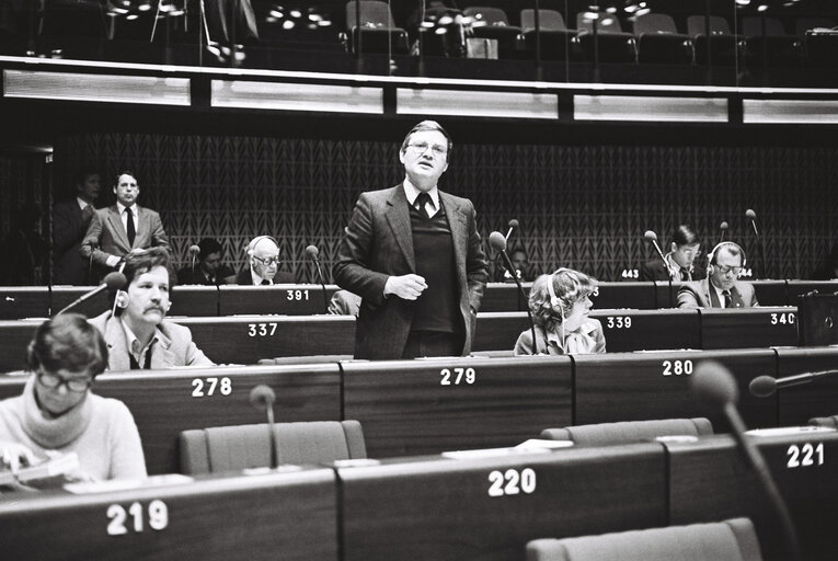 The MEP Rolf LINKOHR during a session in Strasbourg in November 1979.