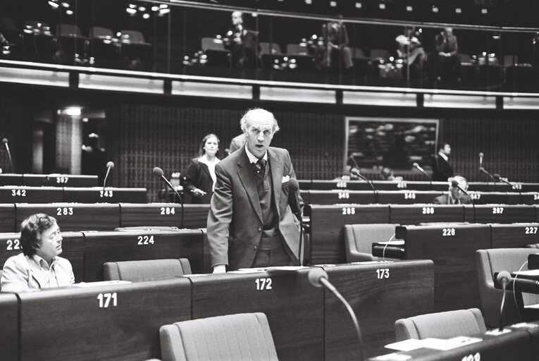 Foto 9: The MEP Michael GALLAGHER during a session in Strasbourg in November 1979.