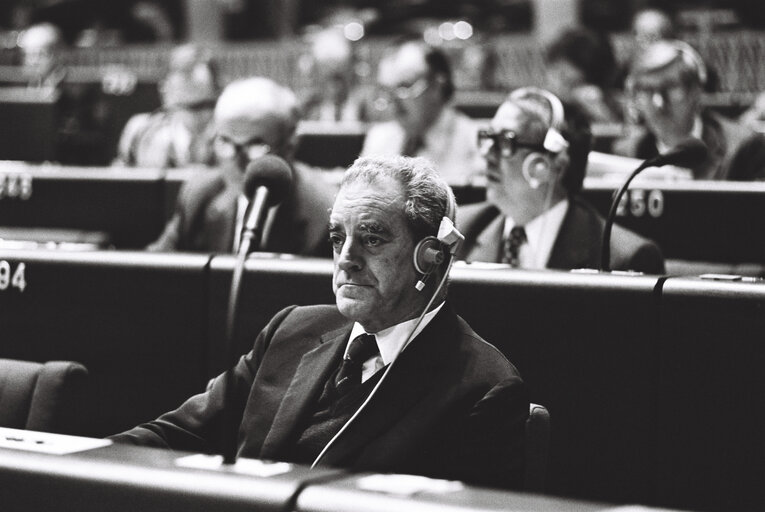 Fotogrāfija 2: Manlio CECOVINI during a plenary session in Strasbourg in October 1979.