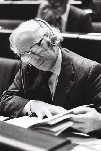 Nuotrauka 7: Thomas Joseph MAHER during a plenary session in Strasbourg in October 1979.