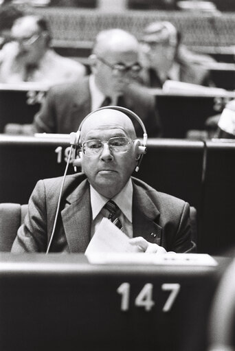 Fotogrāfija 1: Corentin CALVEZ during a plenary session in Strasbourg in October 1979.