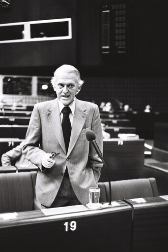 The European Commissioner Finn Olav GUNDELACH during a plenary session in Strasbourg in November 1979.