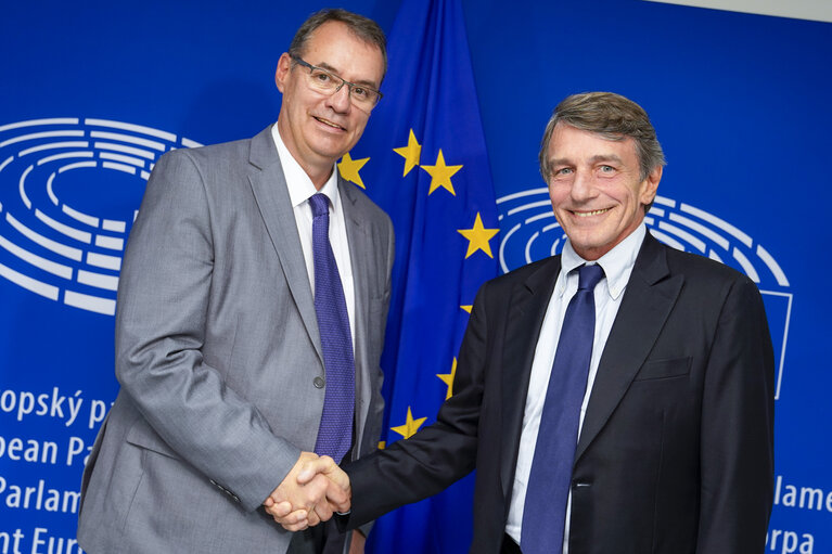 Fotografi 4: David SASSOLI - EP President meets with Ville ITALA - Director General of OLAF