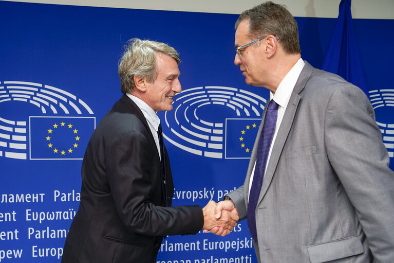 Photo 3: David SASSOLI - EP President meets with Ville ITALA - Director General of OLAF