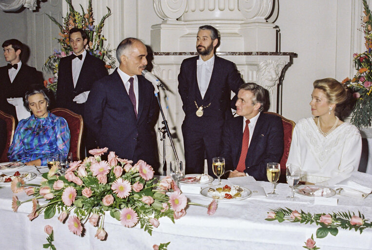 Fotografija 1: Visit of King HUSSEIN of Jordan to the EP in Strasbourg. Official dinner with Piet DANKERT, President of the EP.