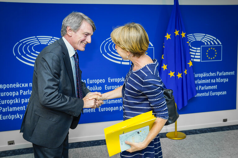 Fotografia 1: David SASSOLI - EP President meets with Anne SANDER