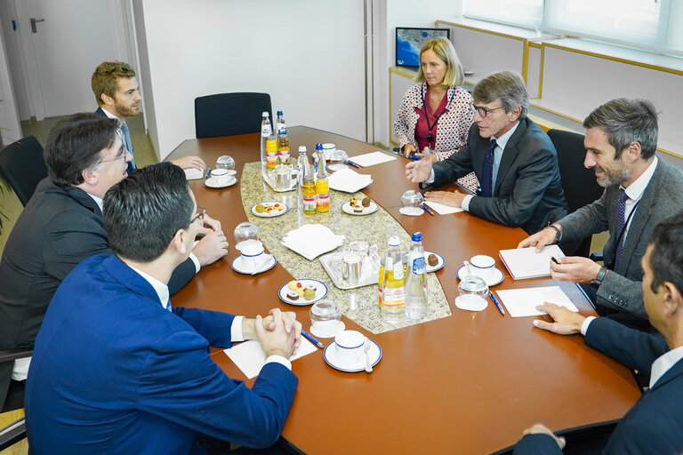 Fotografia 2: David SASSOLI - EP President meets with Theodore Theodoridis - UEFA General Secretary