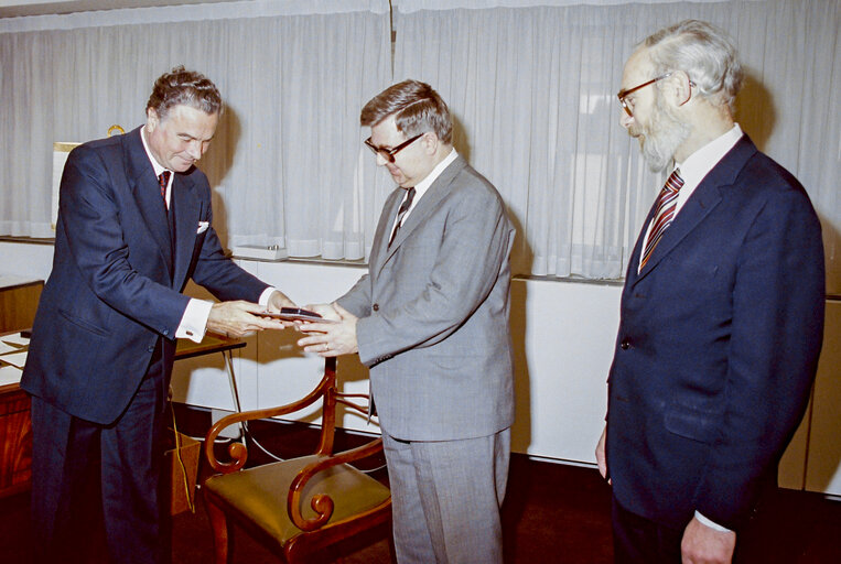 Medal ceremony with Manfred WAGNER and Hans Joachim OPITZ at the EP in Strasbourg . (exact date unknown)