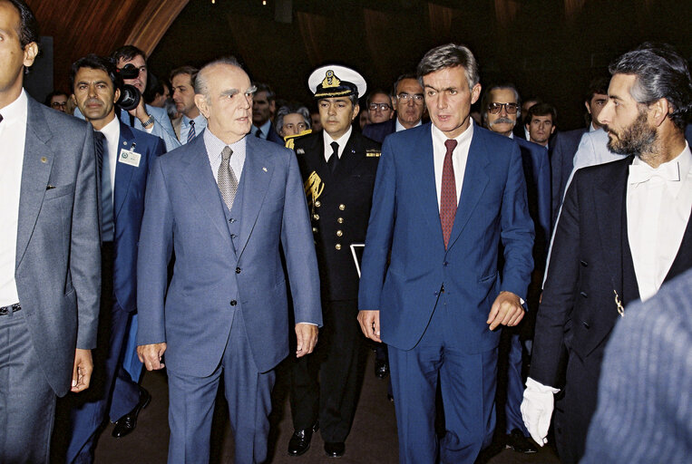 Foto 3: Visit of the Konstantnos KARAMANLIS, President of Greece to the EP in Strasbourg, where he is welcomed by Piet DANKERT, President of the EP