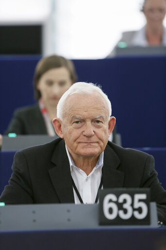 Photo 4: Leszek MILLER at the EP in Strasbourg