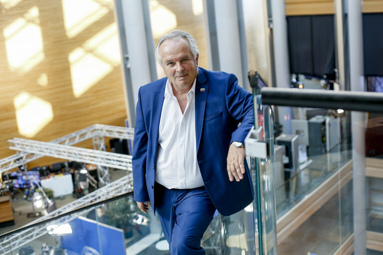 Photo 11 : Miroslav RADACOVSKY in the EP in Strasbourg