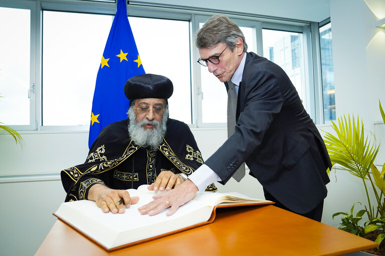 Photo 7: David SASSOLI, EP President meets His Holiness Pope Tawadros II, the Pope of Alexandria