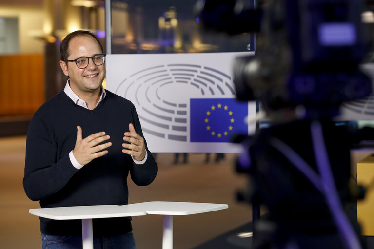 Cesar LUENA in the EP in Brussels