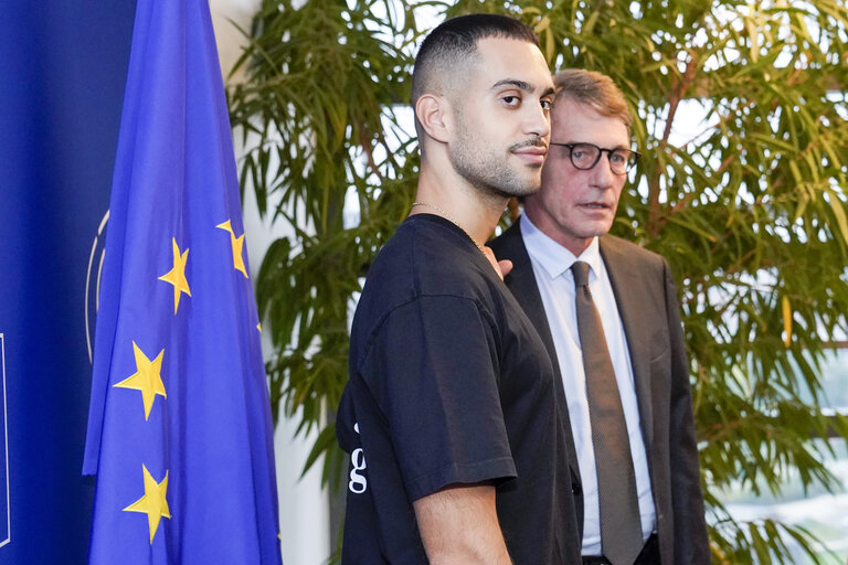 Photo 12 : David SASSOLI, EP President meets with Alessandro MAHMOOD and MAIORINO