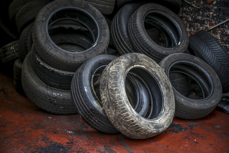 Nuotrauka 35: Tyres change private cars  - Labelling tyres