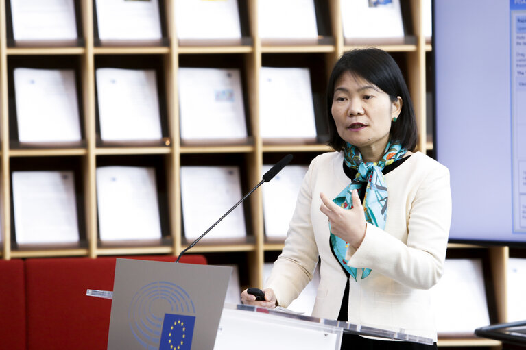 Fotografi 10: Policy round table on ' Where all students can succeed: Analysing the latest OECD Programme for International Student Assessment (PISA) results '