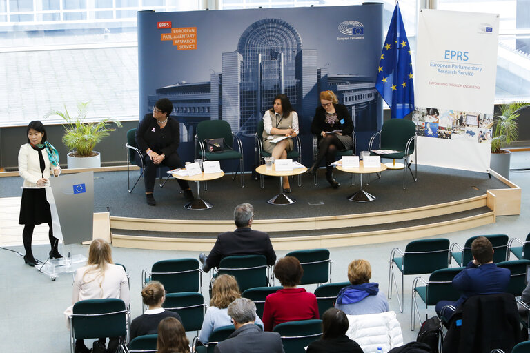 Fotografi 2: Policy round table on ' Where all students can succeed: Analysing the latest OECD Programme for International Student Assessment (PISA) results '