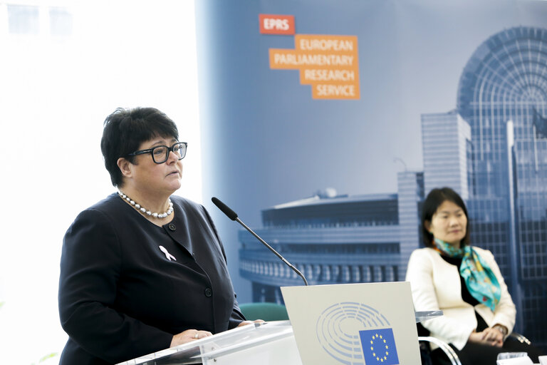 Fotografi 20: Policy round table on ' Where all students can succeed: Analysing the latest OECD Programme for International Student Assessment (PISA) results '