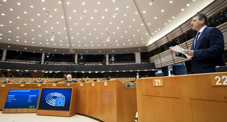 Fotografia 19: EP Plenary session - Commission Work Programme 2020 - Commission statement