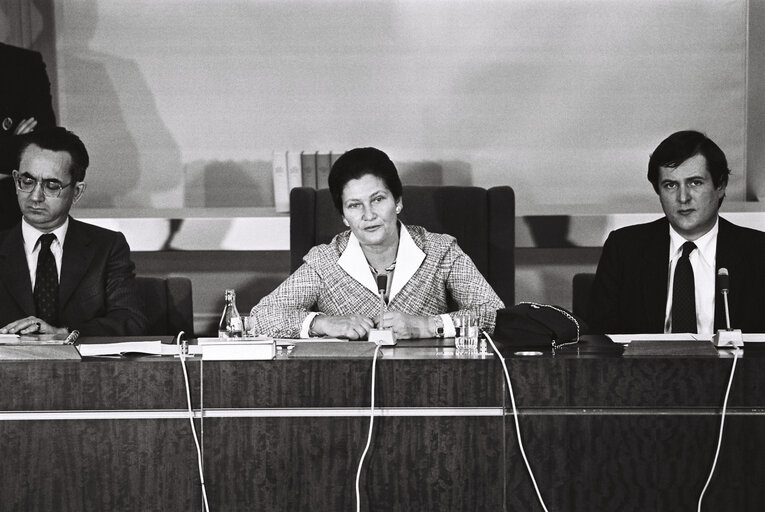 Suriet 25: The European Parliament President Simone VEIL during a session in July 1980.