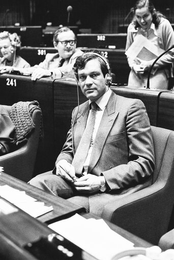 Fotografi 27: MEP Paul HOWELL during a session in Strasbourg in March 1984.