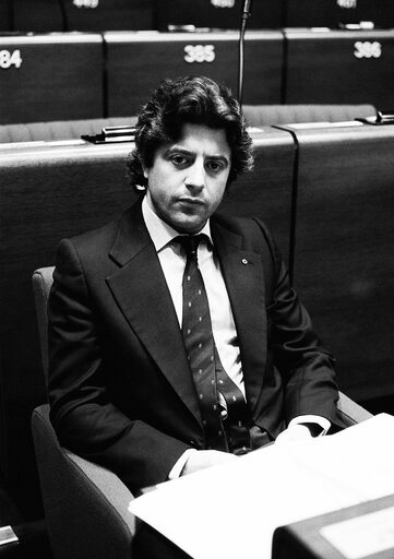 Fotografija 1: The delegue Antonio ZAMORA GARCIA-PAGAN during a session in Strasbourg in March 1986.