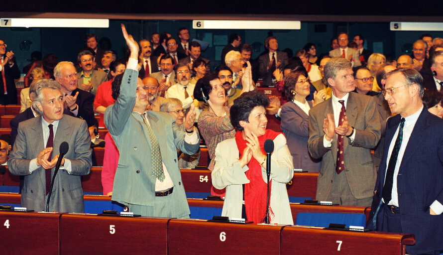 Fotografia 14: Plenary session in Strasbourg - Vote on the enlargement of the European Union for Norway, Austria, Finland, and Sweden