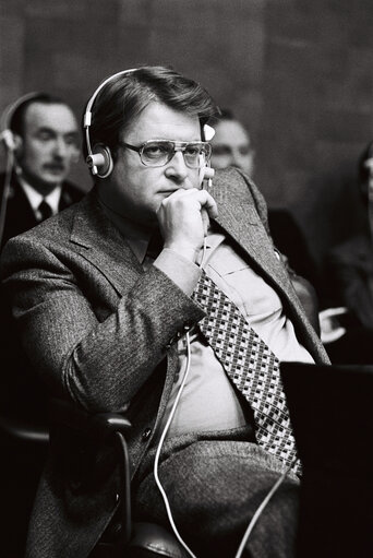 The delegue Manfred SCHMIDT during a session in Luxembourg in March 1977.