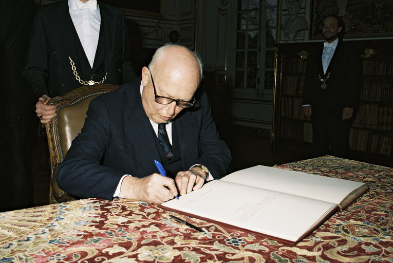 Foto 6: Arrival of new Spanish and Portuguese delegations, Reception at the Chateau des Rohan in Strasbourg