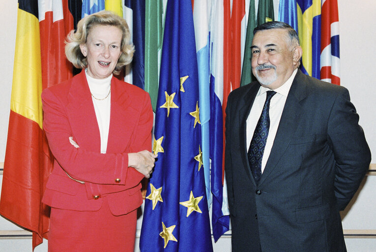 Foto 2: Nicole FONTAINE EP President, Abdelwahed RADI, Speaker of the Parliament of Morocco, in Brussels on October 20, 1999.