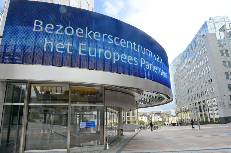 Photo 12: Parlamentarium's entrance in the WIB Building in Brussels