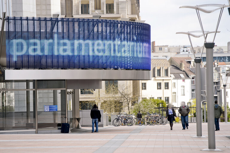 Photo 3: Parlamentarium's entrance in the WIB Building in Brussels