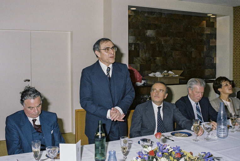 Fotografia 10: Farewell reception for Raymond LEGRAND - LANE, with Pierre PFLIMLIN, President of the EP.