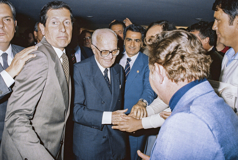 Nuotrauka 3: Visit of Italian President Sandro PERTINI at the European Parliament in Strasbourg in June 1985.