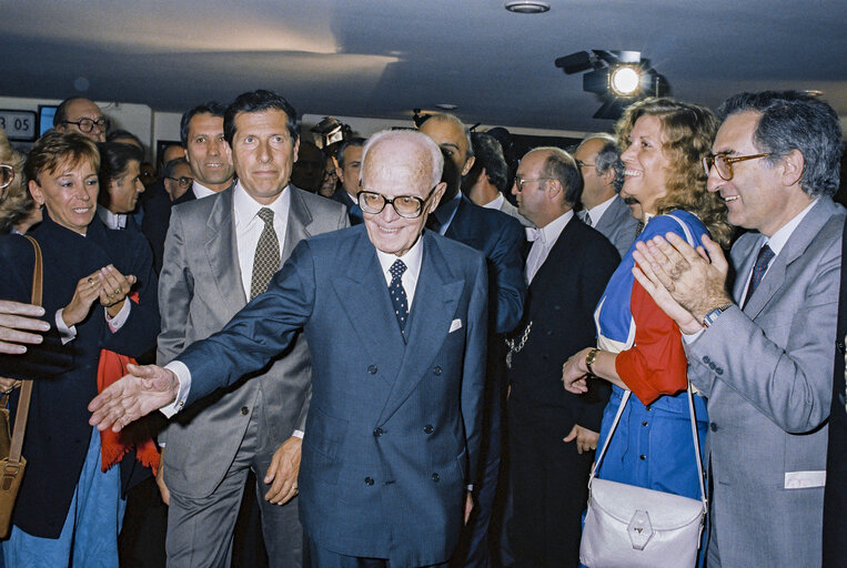 Fotografie 5: Visit of Italian President Sandro PERTINI at the European Parliament in Strasbourg in June 1985.