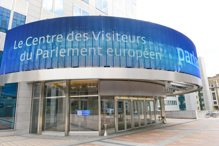 Photo 14: Parlamentarium's entrance in the WIB Building in Brussels