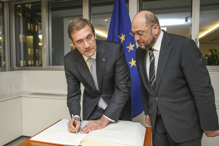 Photo 3: Martin SCHULZ - EP President meets with Pedro PASSOS COELHO, prime minister of Portugal