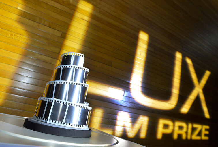 Foto 2: Trophy LUX Prize 2013