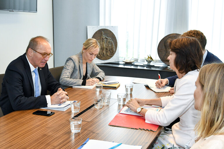 Billede 1: Othmar KARAS - EP Vice-President meets with Katarina BARLEY - EP Vice-President