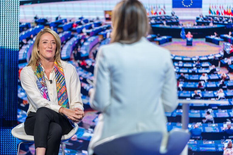 Foto 10: Facebook live discussion about the State of the EU debate with Roberta METSOLA, EP President