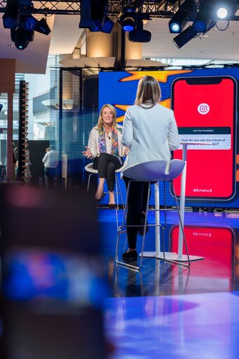 Fotografia 6: Facebook live discussion about the State of the EU debate with Roberta METSOLA, EP President