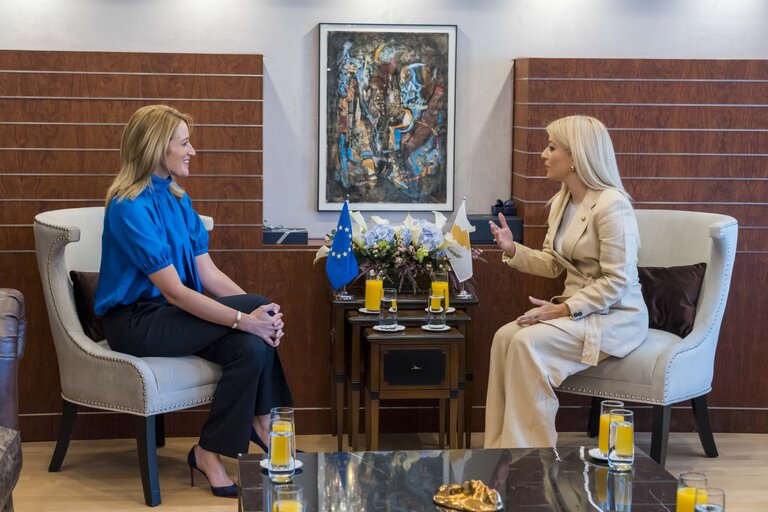 Fotografija 10: Official visit by Roberta METSOLA, EP President to Cyprus: meeting with Annita DEMETRIOU, President of the House of Representatives