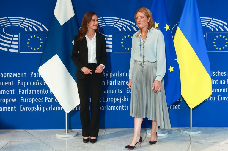 Photo 21: Roberta METSOLA, EP President welcomes Sanna MARIN, Finnish Prime Minister