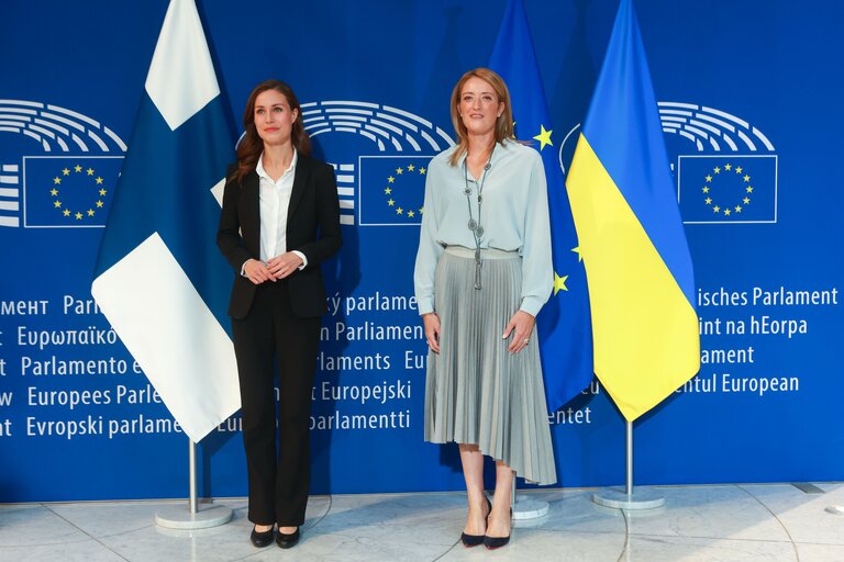 Photo 22: Roberta METSOLA, EP President welcomes Sanna MARIN, Finnish Prime Minister