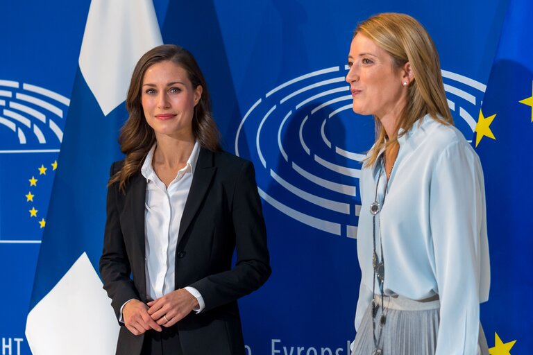 Photo 11: Roberta METSOLA, EP President welcomes Sanna MARIN, Finnish Prime Minister